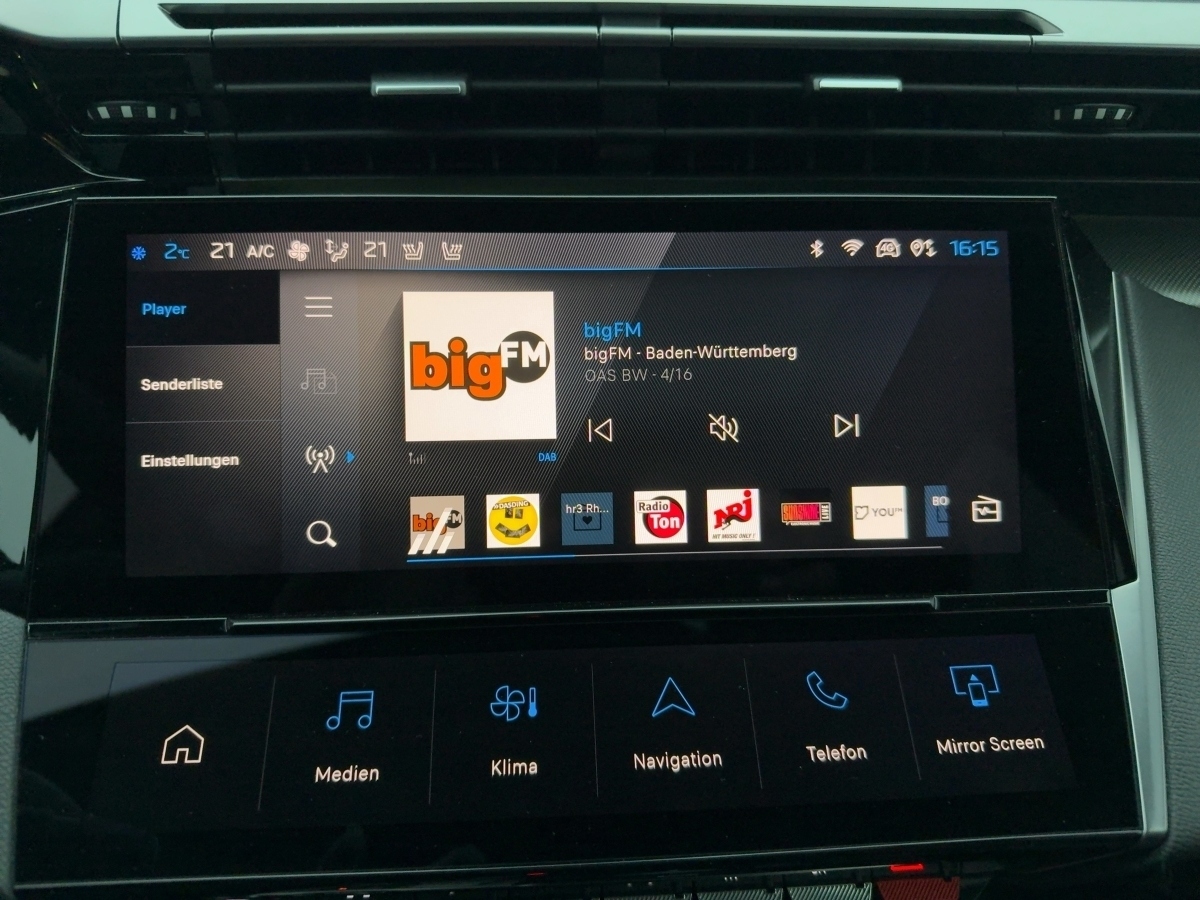 308 Hybrid 225 Panoramadach Navi