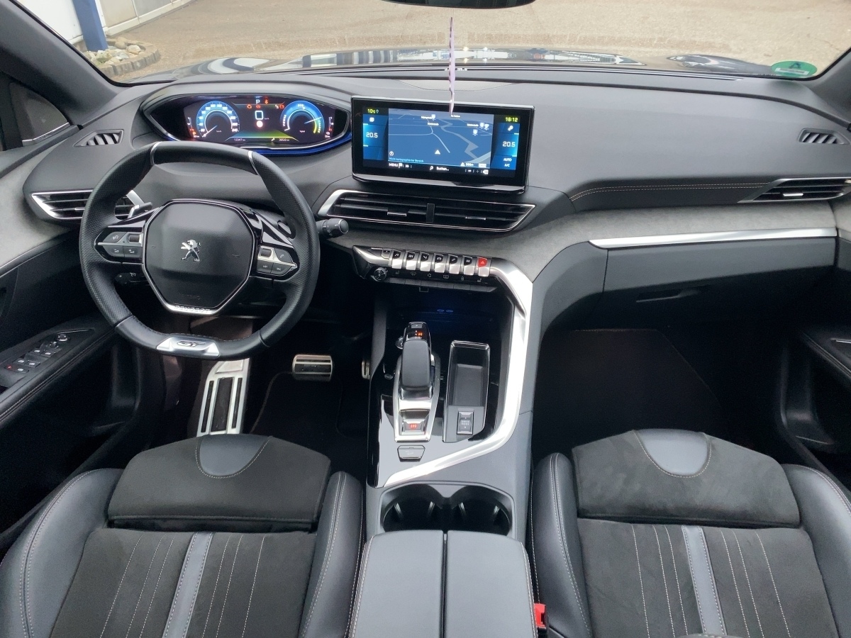 3008 Hybrid4 300
