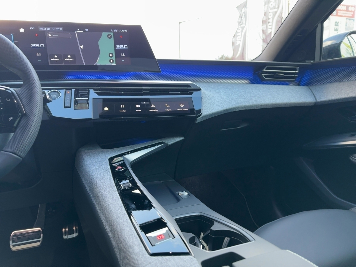 3008 Hybrid4 300