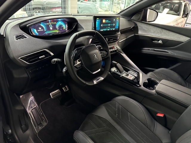 3008 Hybrid4 300