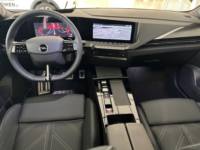 Astra L 1.6 Turbo Plugin Hybrid Ultimate Paket