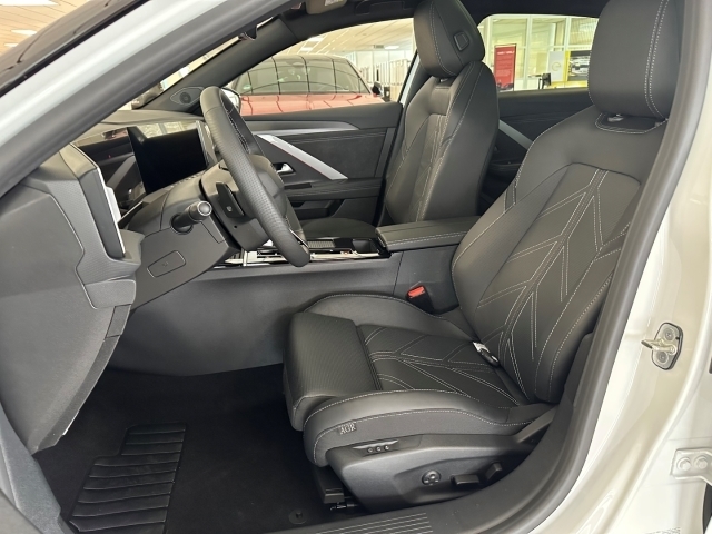 Astra L 1.6 Turbo Plugin Hybrid Ultimate Paket