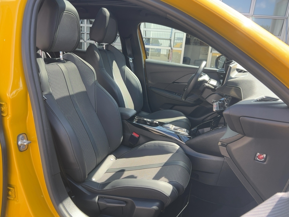 e-208 (e-) 136 GT