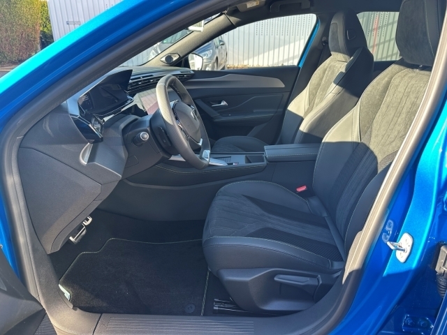 3008 Hybrid 225