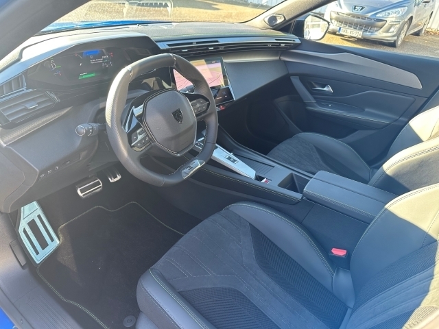 3008 Hybrid 225