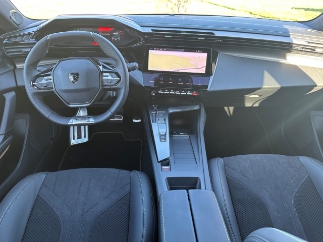 3008 Hybrid 225