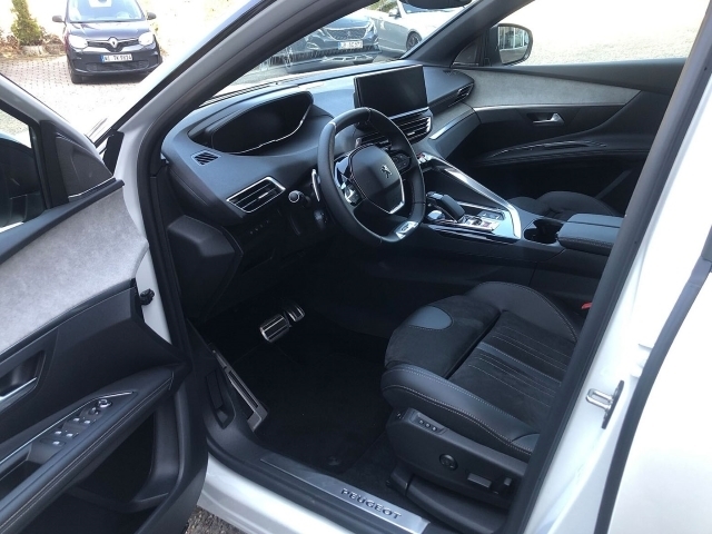 3008 Hybrid 225