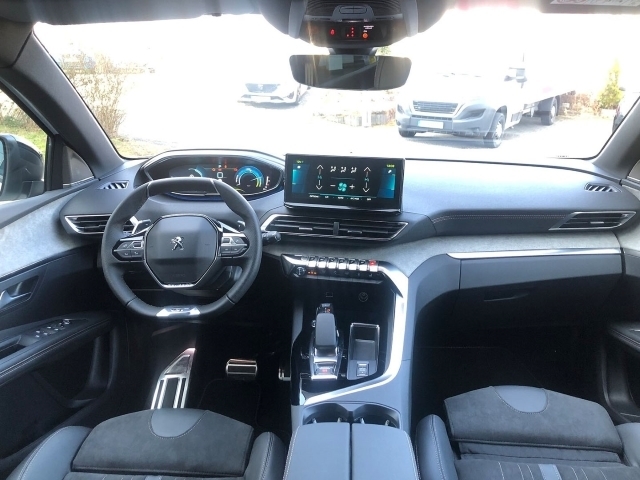 3008 Hybrid 225