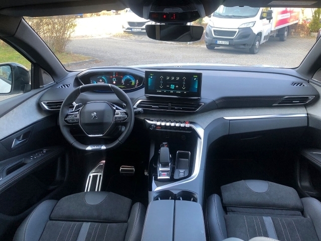 3008 Hybrid 225