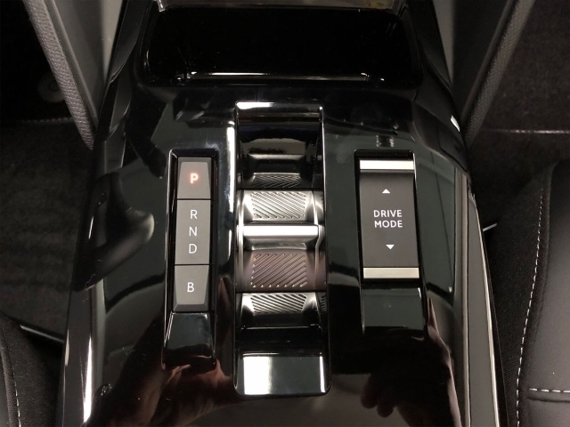 C4 X Elektromotor Shine Panoramadach Navi