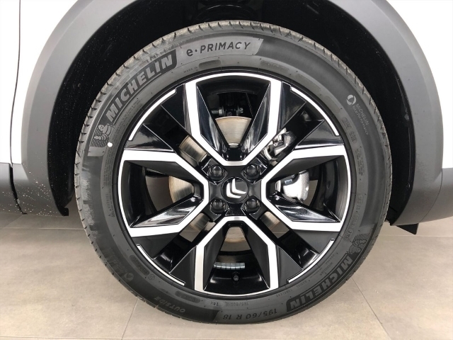 C4 X Elektromotor Shine Panoramadach Navi