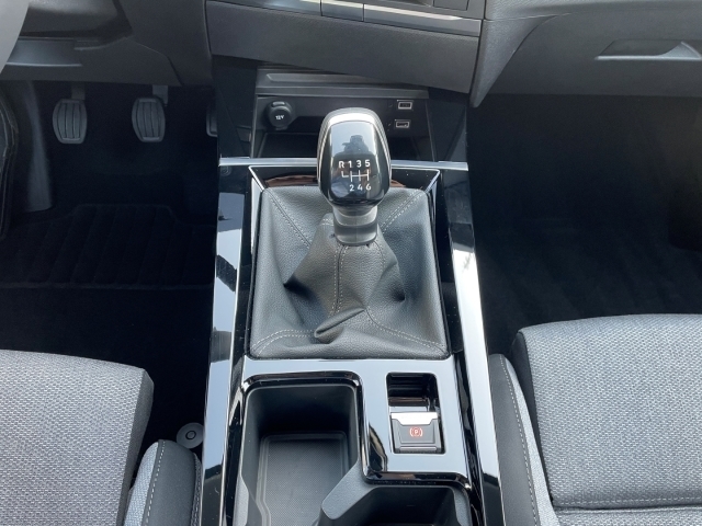 Astra 1.2 Turbo Elegance, Rückfahrkamera, Navi
