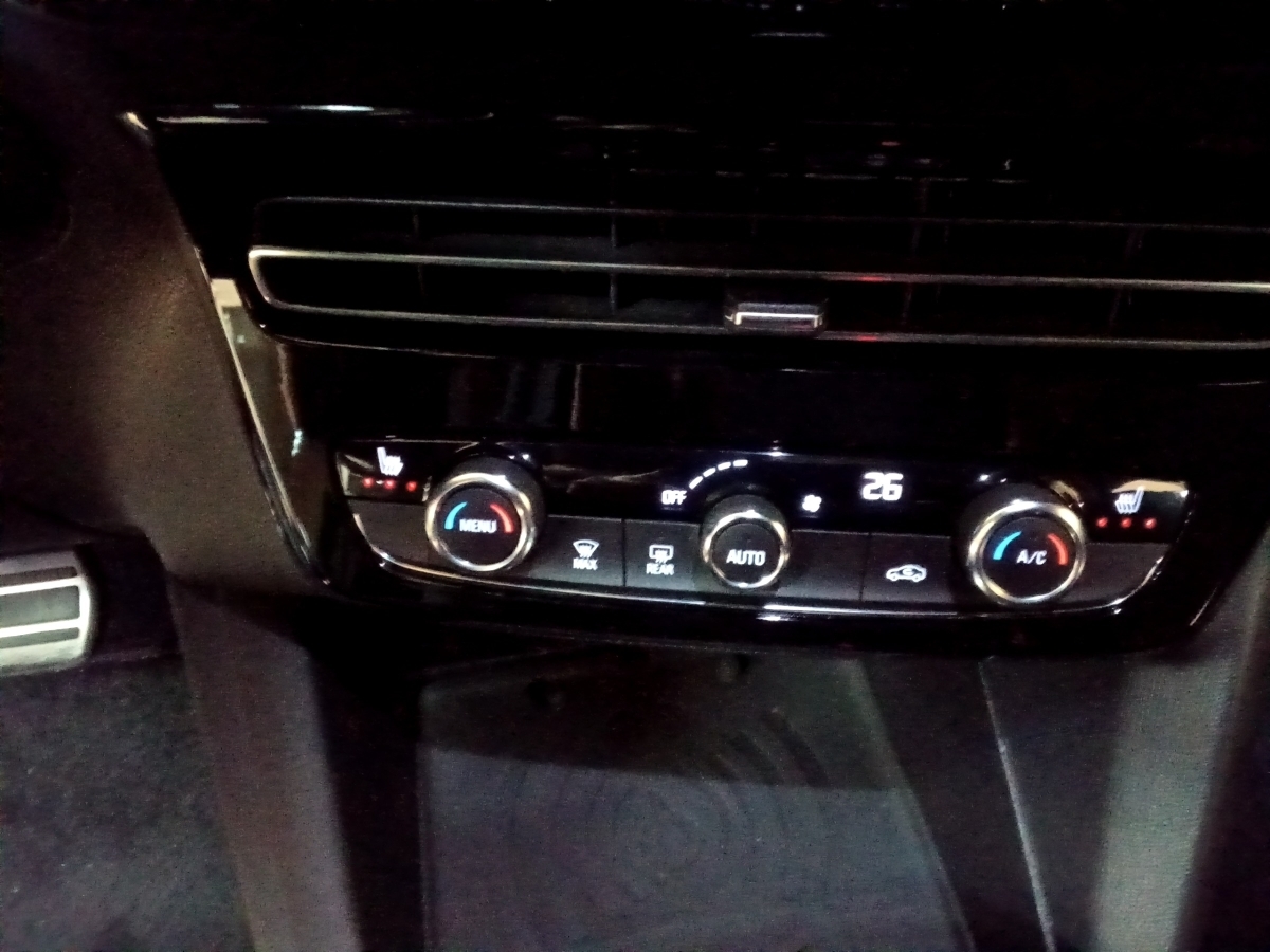 Grandland X X 1.5 D Business INNOVATION