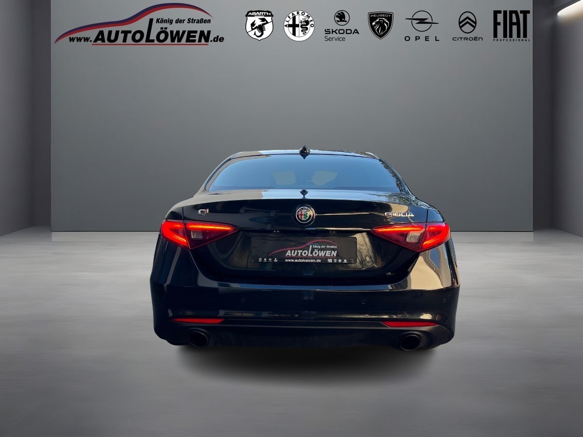 208 (e-) 136 Active