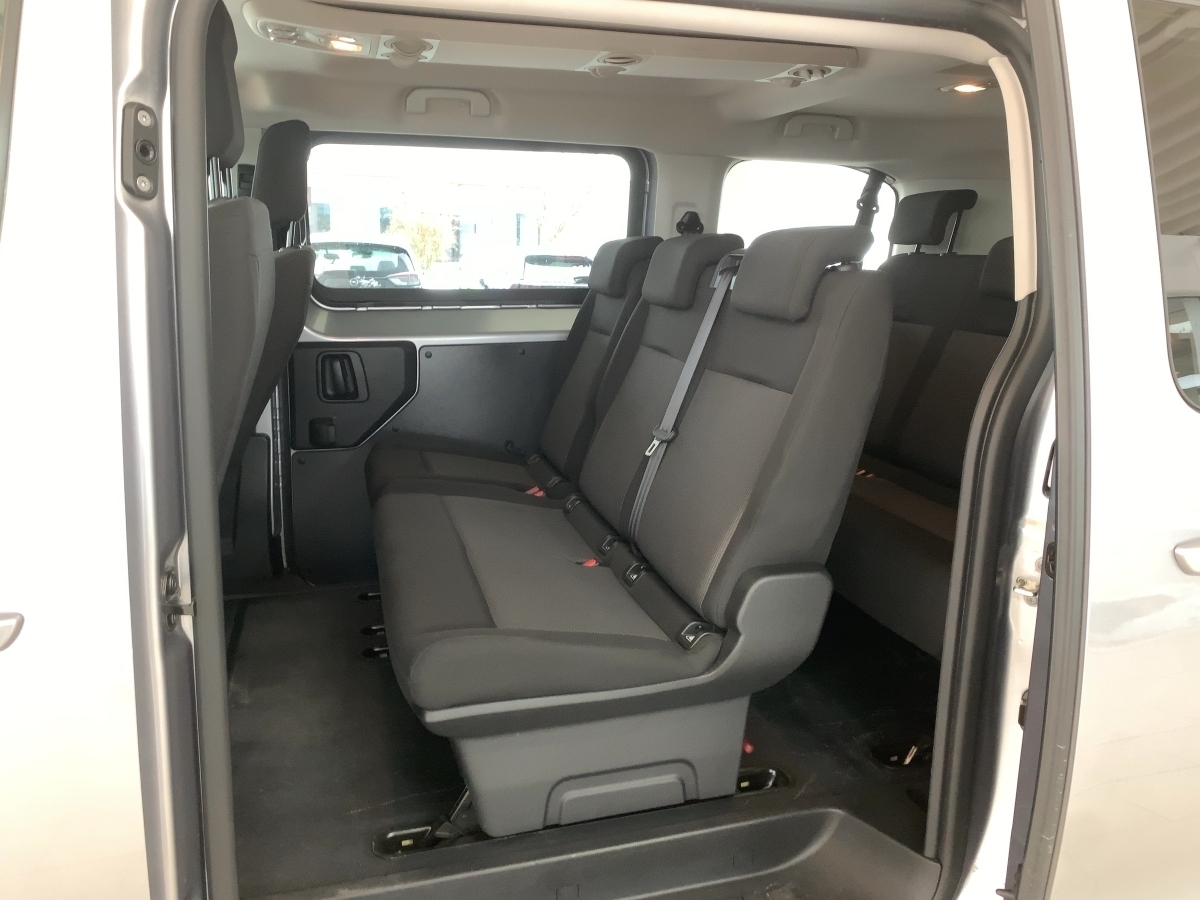 Vivaro 2.0 D M -9 Sitzer- (L2)(EURO 6d)